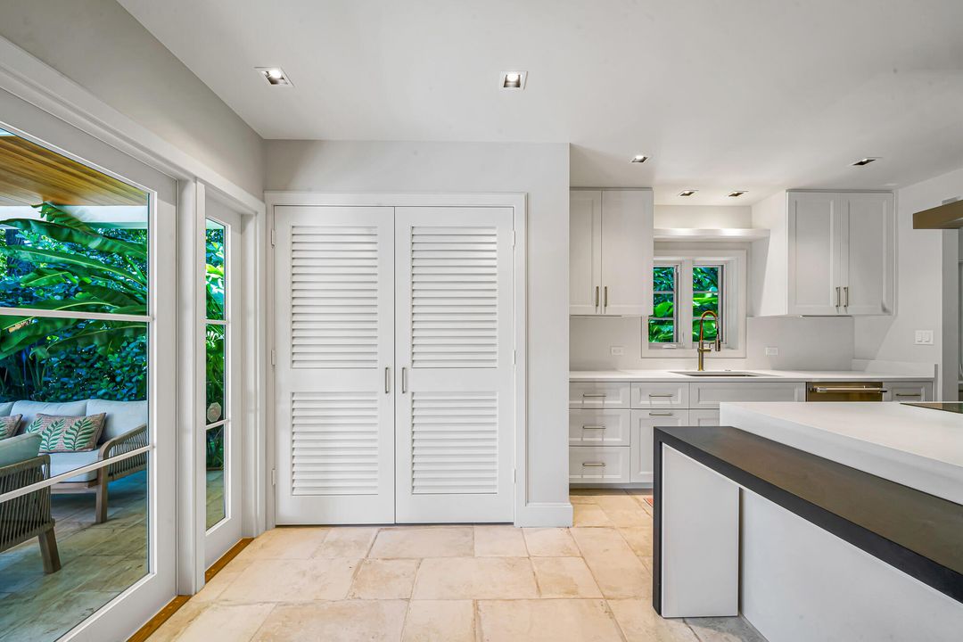 For Sale: $3,300,000 (2 beds, 2 baths, 1757 Square Feet)