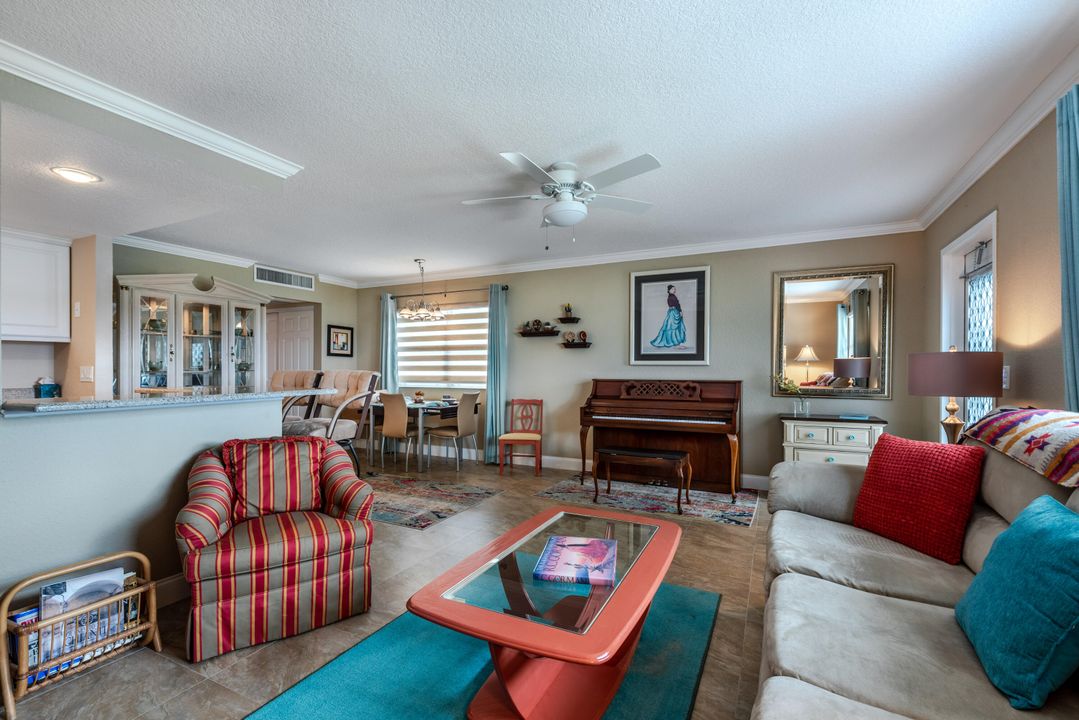 Под контрактом: $1,800 (1 спален, 1 ванн, 720 Квадратных фут)