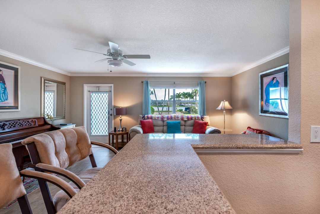 Под контрактом: $1,800 (1 спален, 1 ванн, 720 Квадратных фут)