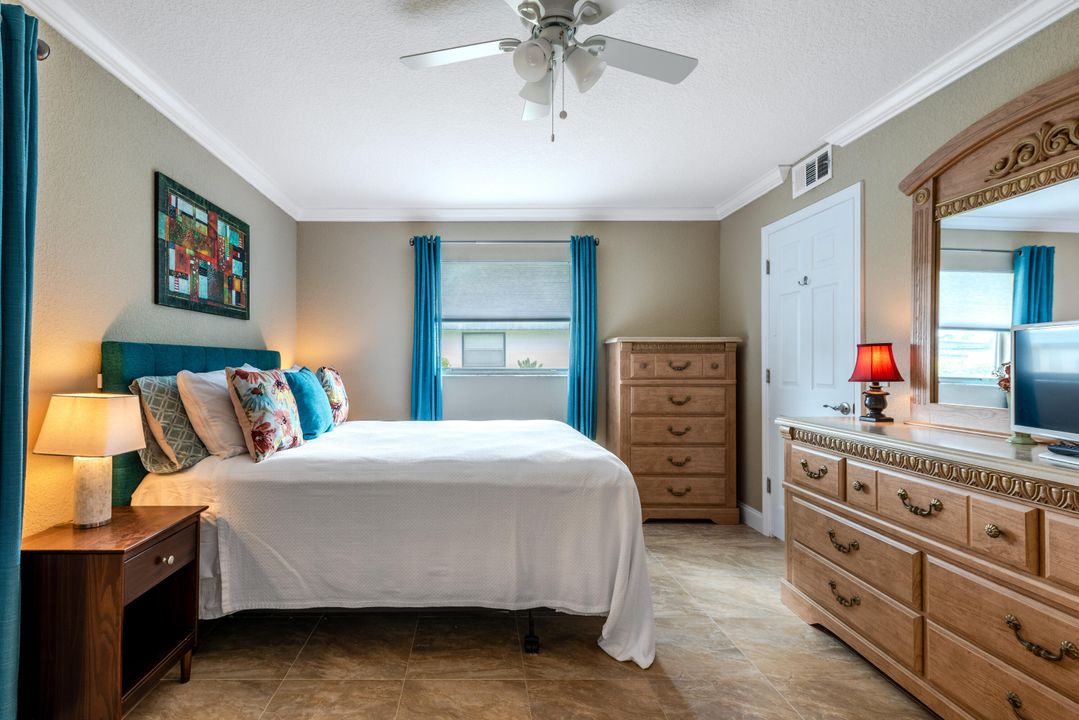 Под контрактом: $1,800 (1 спален, 1 ванн, 720 Квадратных фут)