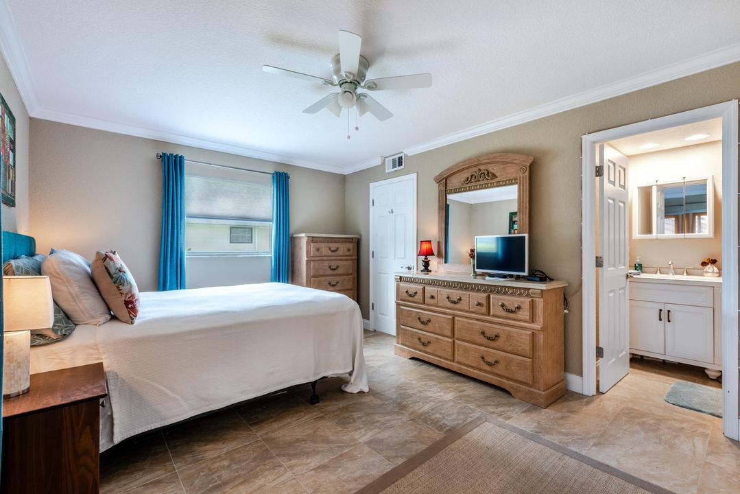 Под контрактом: $1,800 (1 спален, 1 ванн, 720 Квадратных фут)