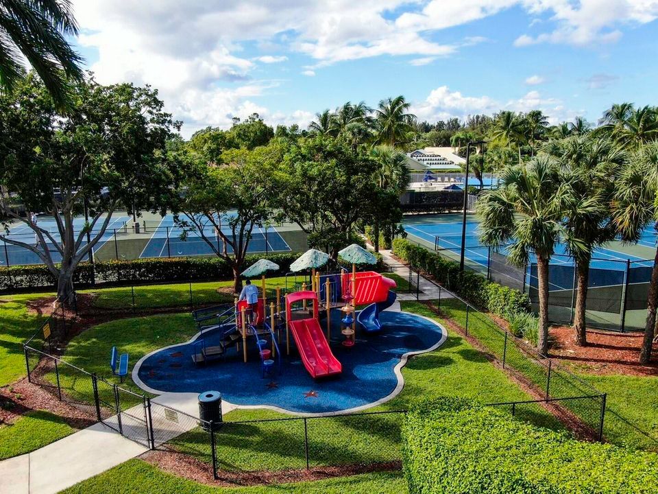 待售: $949,995 (4 贝兹, 2 浴室, 2381 平方英尺)