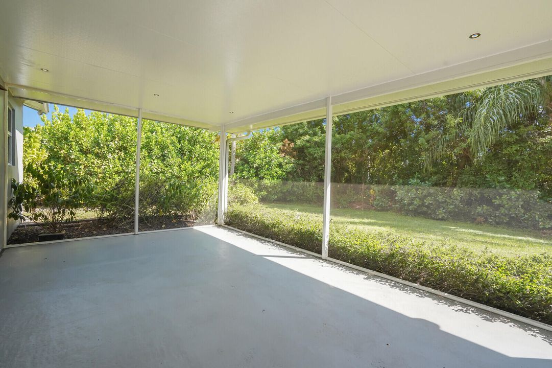 合同活跃: $499,900 (2 贝兹, 2 浴室, 1087 平方英尺)