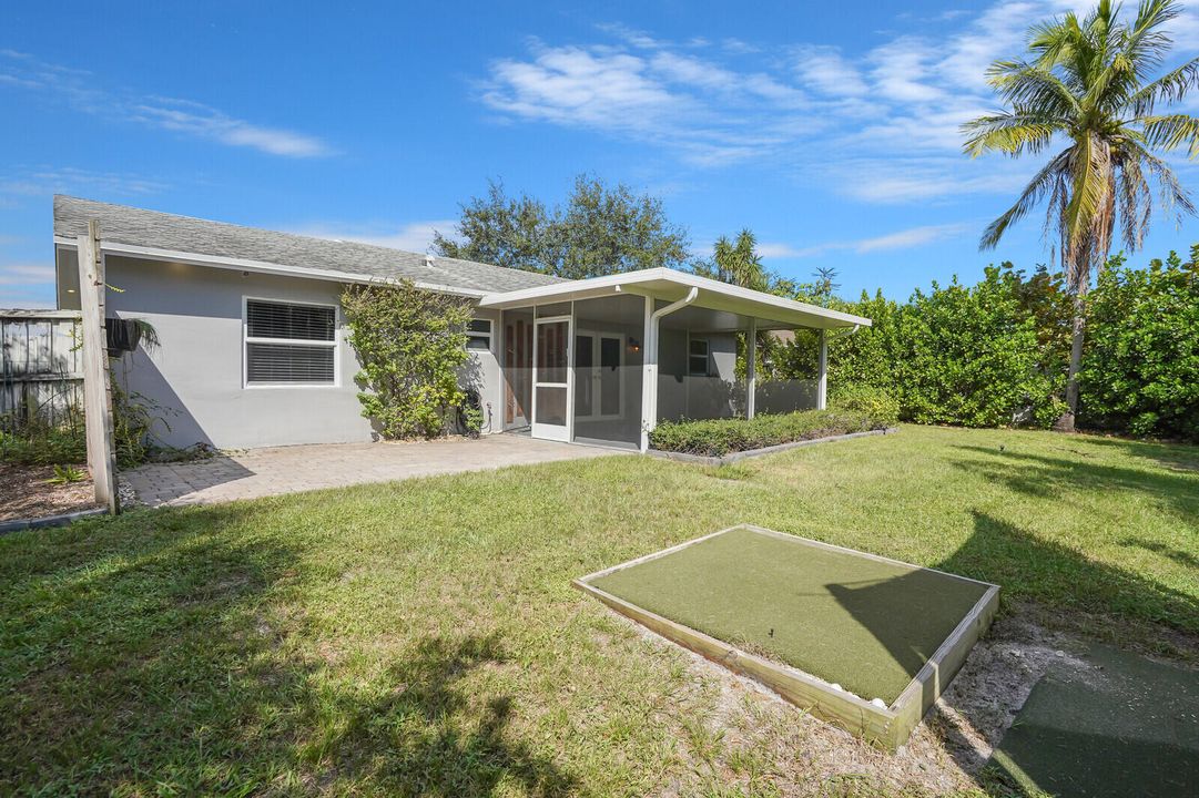 合同活跃: $499,900 (2 贝兹, 2 浴室, 1087 平方英尺)