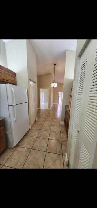 For Rent: $3,100 (4 beds, 2 baths, 1638 Square Feet)