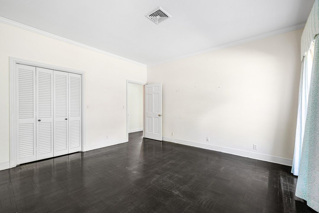 合同活跃: $35,000 (4 贝兹, 4 浴室, 3180 平方英尺)