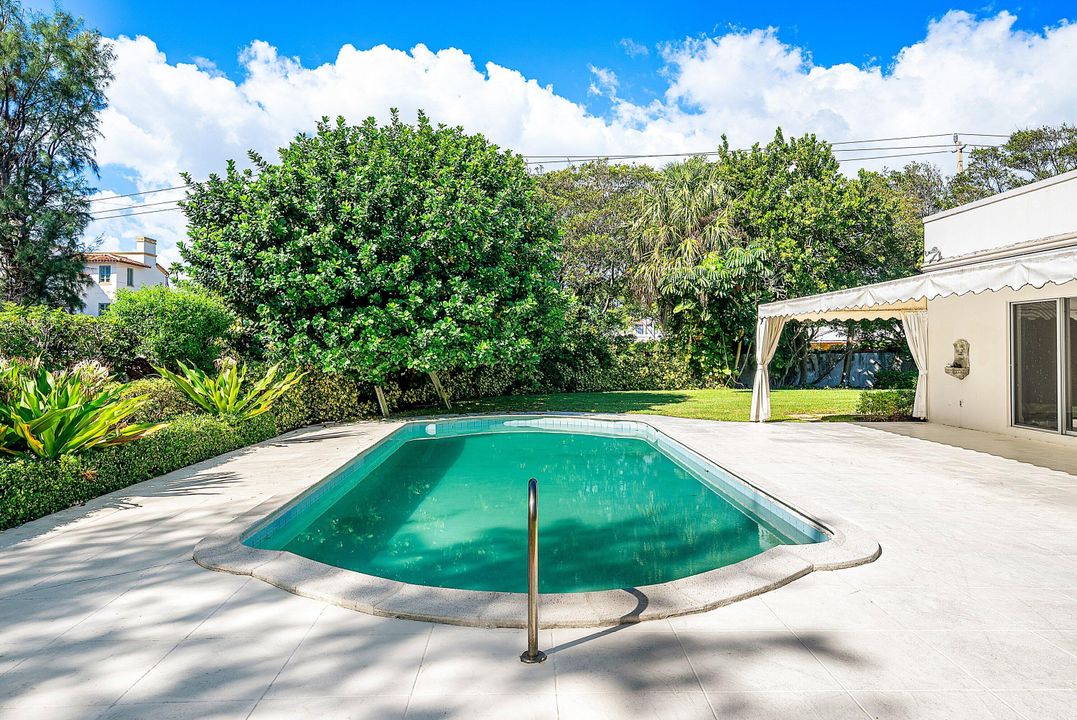 合同活跃: $35,000 (4 贝兹, 4 浴室, 3180 平方英尺)