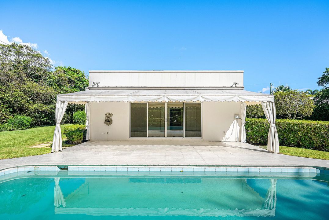 合同活跃: $35,000 (4 贝兹, 4 浴室, 3180 平方英尺)