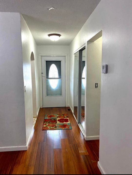 For Sale: $124,900 (2 beds, 2 baths, 950 Square Feet)