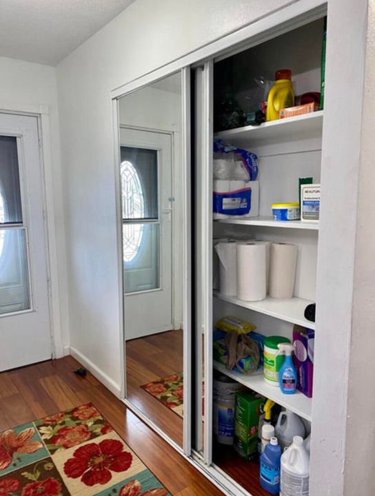 For Sale: $124,900 (2 beds, 2 baths, 950 Square Feet)