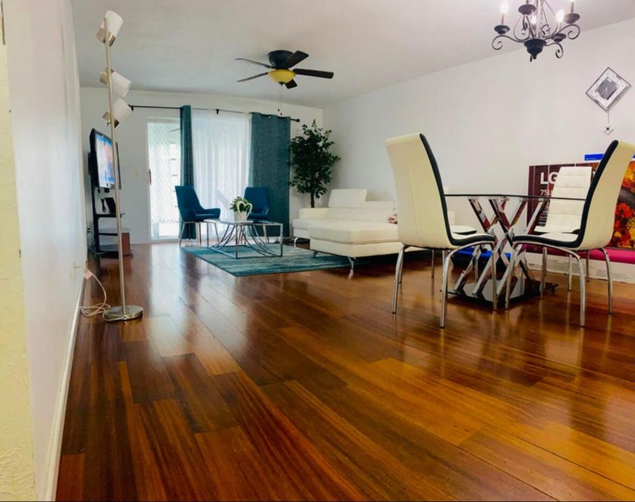 For Sale: $124,900 (2 beds, 2 baths, 950 Square Feet)