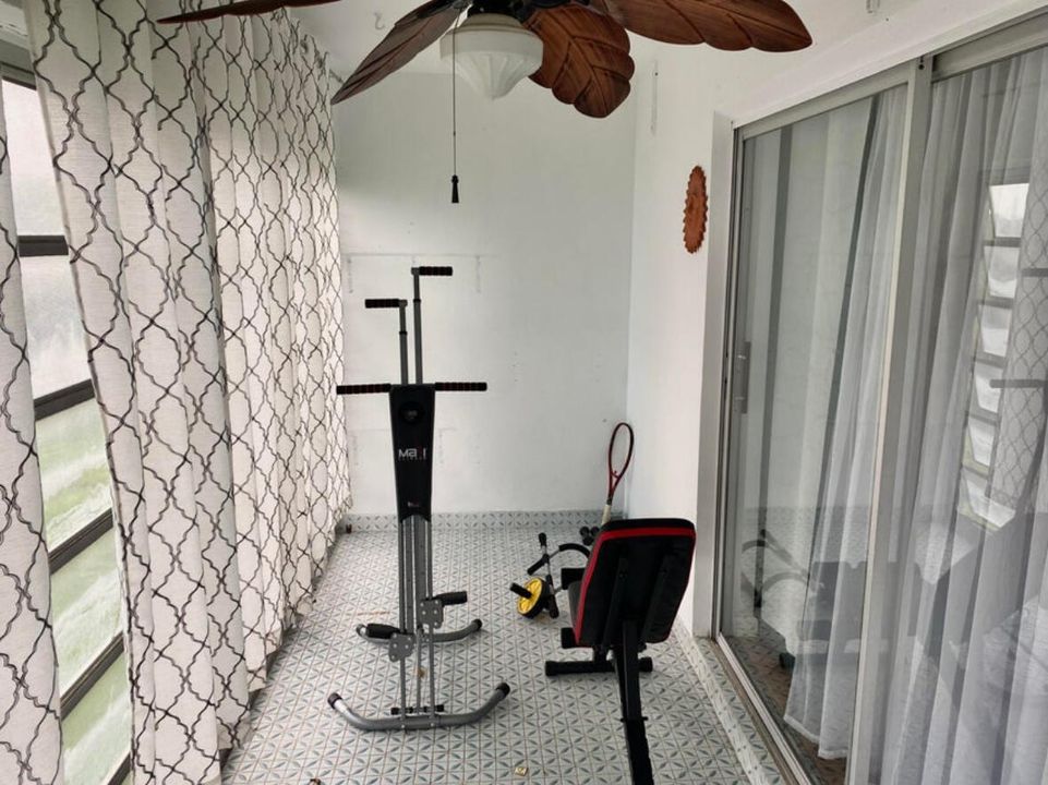 For Sale: $124,900 (2 beds, 2 baths, 950 Square Feet)