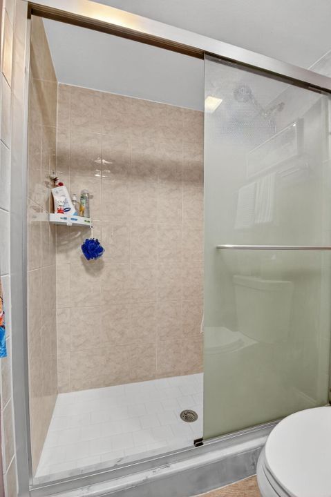 For Sale: $165,000 (2 beds, 2 baths, 1049 Square Feet)