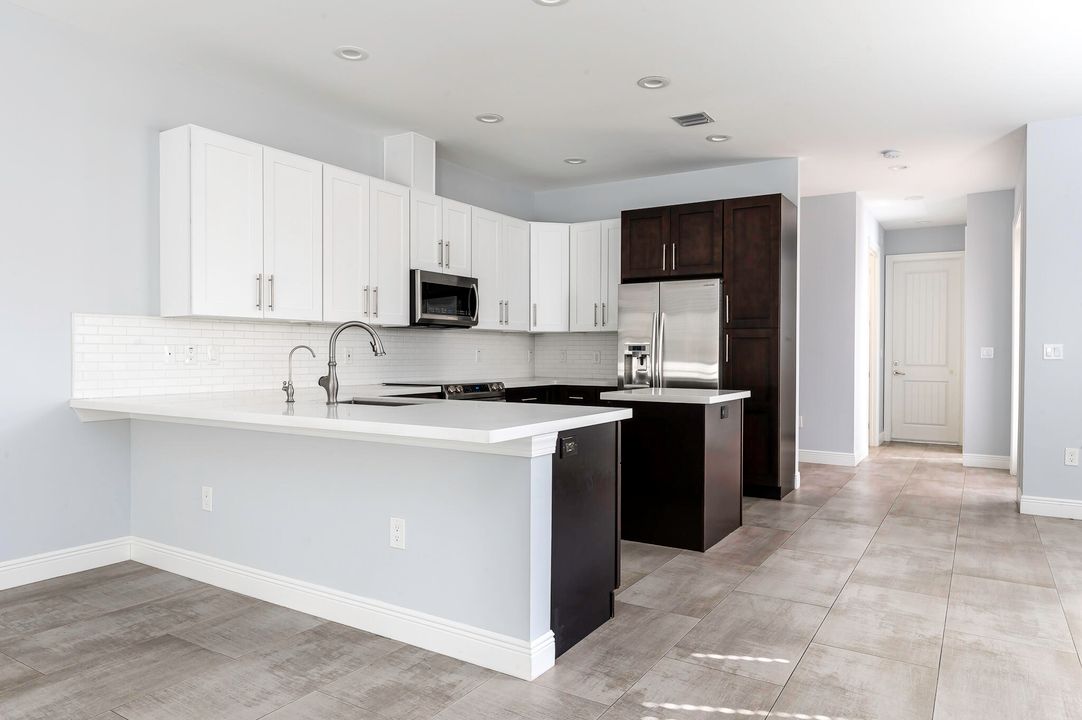 待售: $1,050,000 (4 贝兹, 3 浴室, 2780 平方英尺)