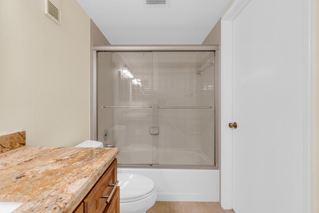 待售: $225,000 (2 贝兹, 2 浴室, 1230 平方英尺)