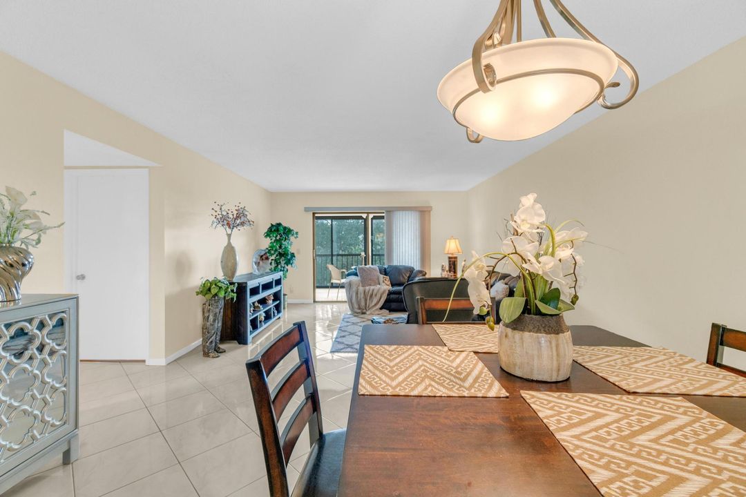 待售: $225,000 (2 贝兹, 2 浴室, 1230 平方英尺)