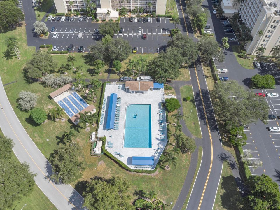 待售: $225,000 (2 贝兹, 2 浴室, 1230 平方英尺)