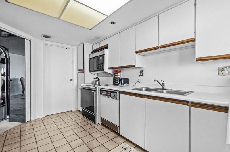 For Sale: $873,000 (3 beds, 2 baths, 2250 Square Feet)