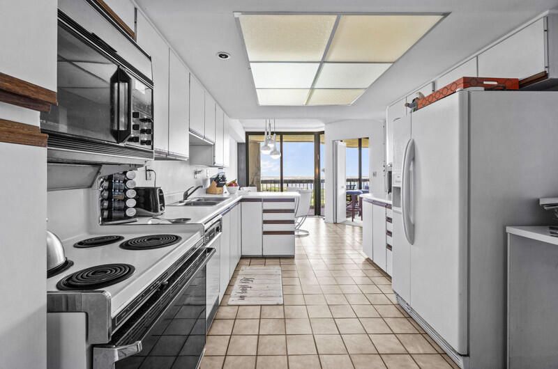 For Sale: $873,000 (3 beds, 2 baths, 2250 Square Feet)