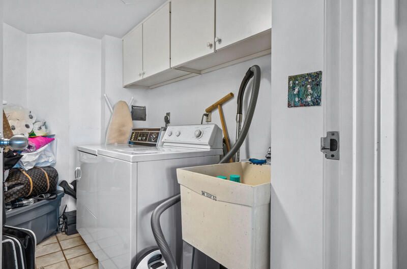 For Sale: $873,000 (3 beds, 2 baths, 2250 Square Feet)