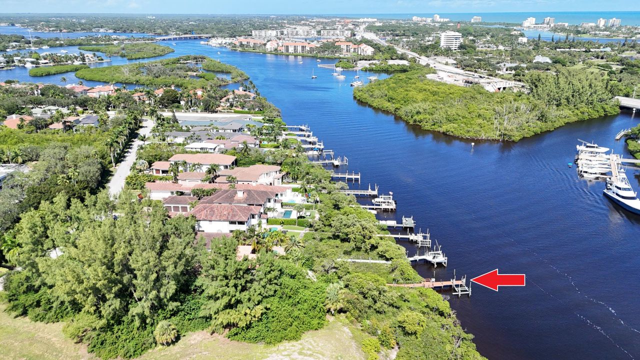 В аренду: $25,000 (5 спален, 4 ванн, 3647 Квадратных фут)