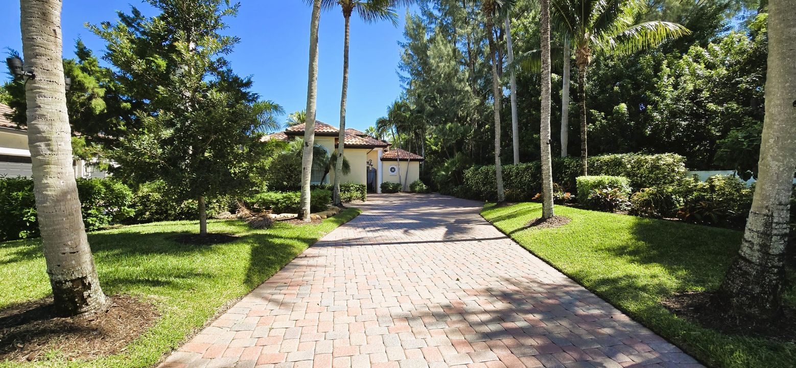 В аренду: $25,000 (5 спален, 4 ванн, 3647 Квадратных фут)