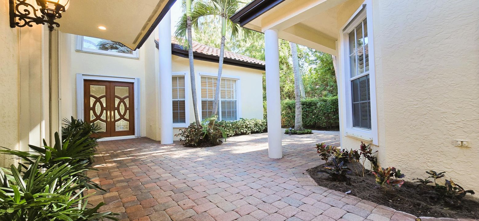 В аренду: $25,000 (5 спален, 4 ванн, 3647 Квадратных фут)