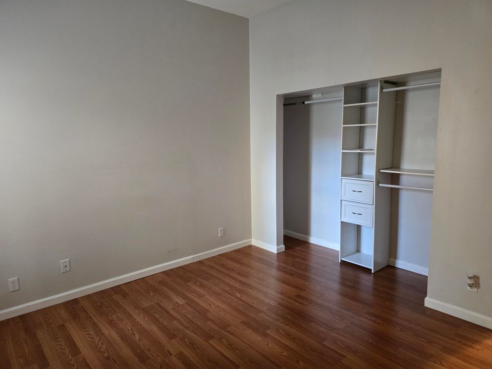For Rent: $3,600 (2 beds, 2 baths, 1586 Square Feet)