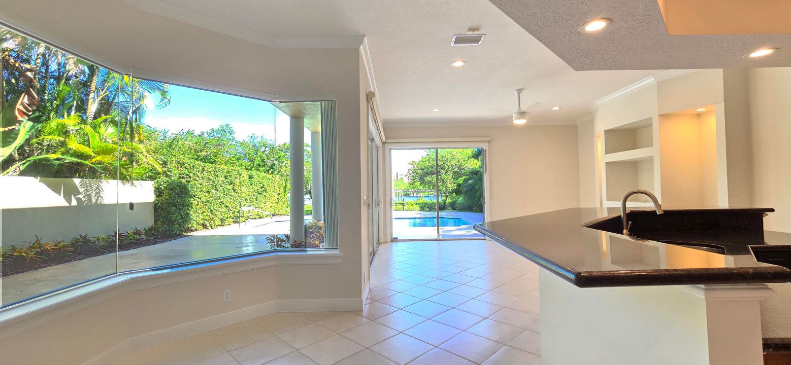 В аренду: $25,000 (5 спален, 4 ванн, 3647 Квадратных фут)