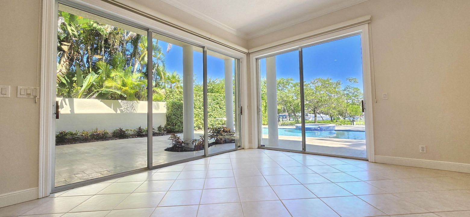 В аренду: $25,000 (5 спален, 4 ванн, 3647 Квадратных фут)