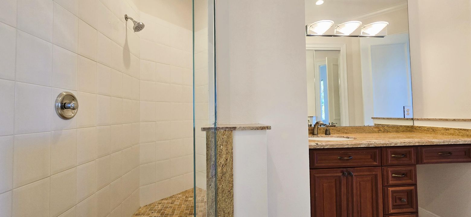 В аренду: $25,000 (5 спален, 4 ванн, 3647 Квадратных фут)