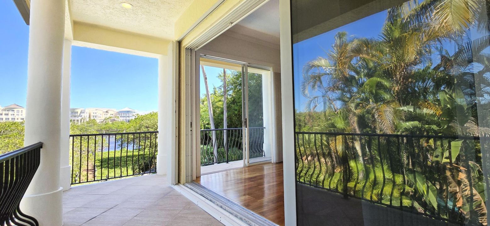 В аренду: $25,000 (5 спален, 4 ванн, 3647 Квадратных фут)