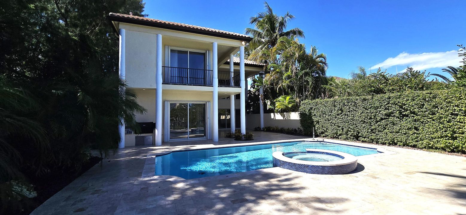 В аренду: $25,000 (5 спален, 4 ванн, 3647 Квадратных фут)