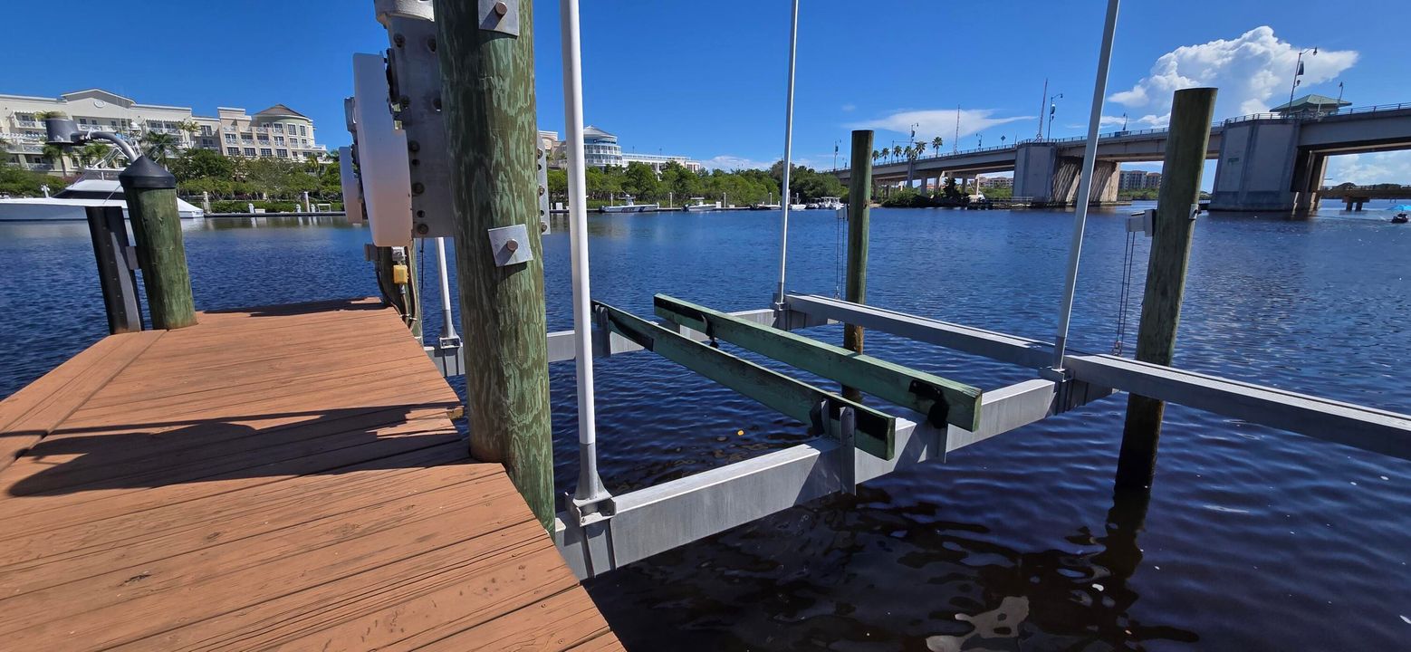 В аренду: $25,000 (5 спален, 4 ванн, 3647 Квадратных фут)