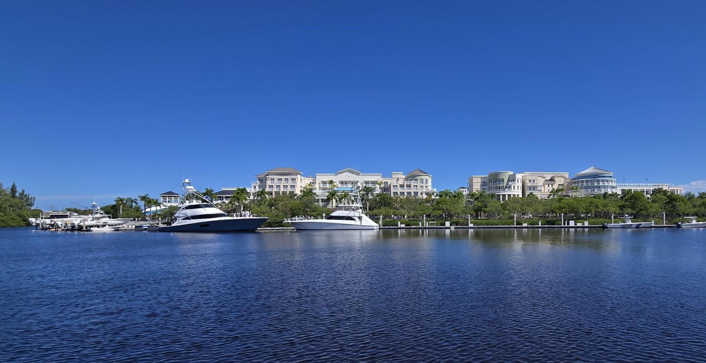 В аренду: $25,000 (5 спален, 4 ванн, 3647 Квадратных фут)