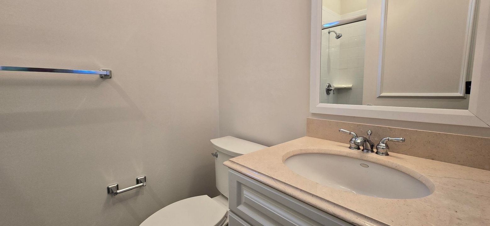 В аренду: $25,000 (5 спален, 4 ванн, 3647 Квадратных фут)