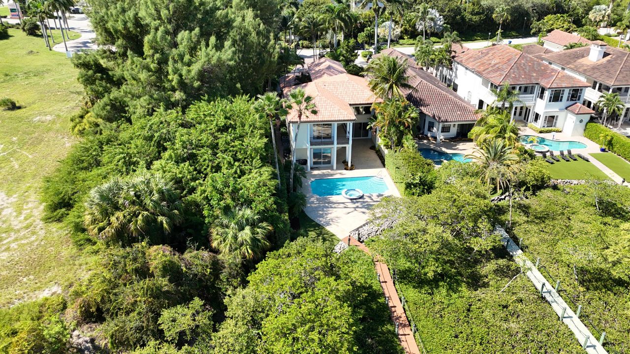 В аренду: $25,000 (5 спален, 4 ванн, 3647 Квадратных фут)