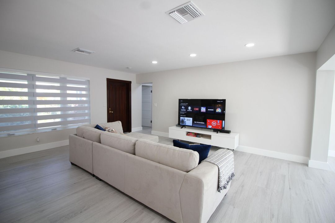 For Rent: $12,000 (2 beds, 2 baths, 1400 Square Feet)