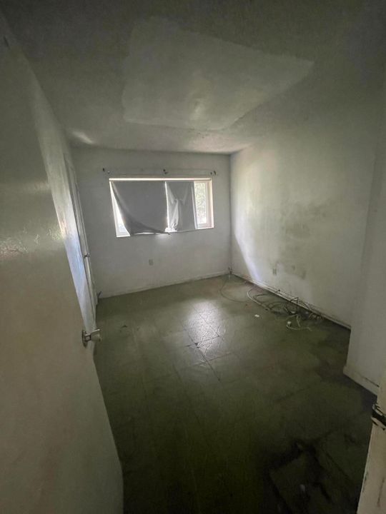 待售: $225,000 (3 贝兹, 1 浴室, 912 平方英尺)