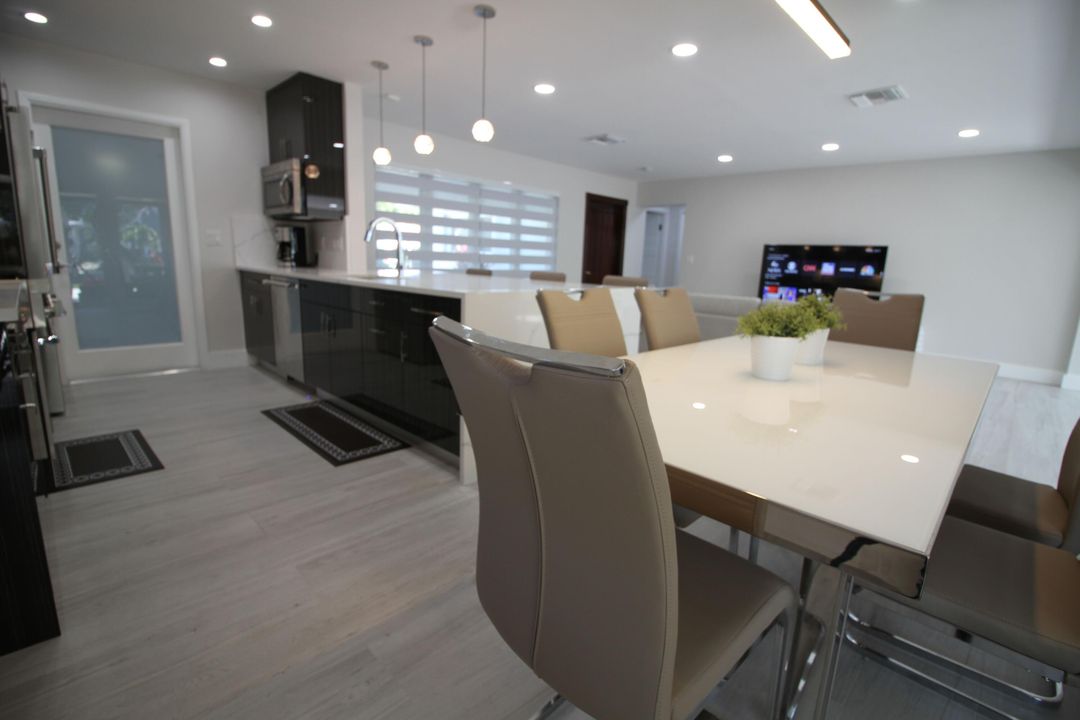 For Rent: $12,000 (2 beds, 2 baths, 1400 Square Feet)