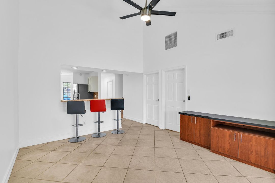 Active With Contract: $399,500 (2 beds, 2 baths, 1109 Square Feet)
