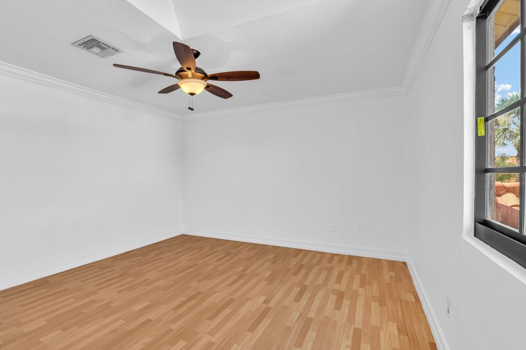 Active With Contract: $399,500 (2 beds, 2 baths, 1109 Square Feet)