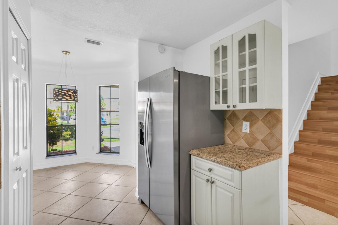 Active With Contract: $399,500 (2 beds, 2 baths, 1109 Square Feet)