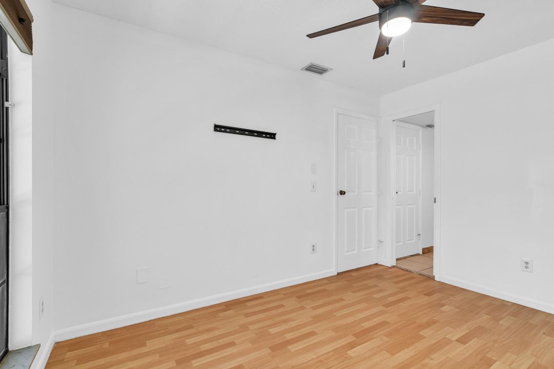 Active With Contract: $399,500 (2 beds, 2 baths, 1109 Square Feet)