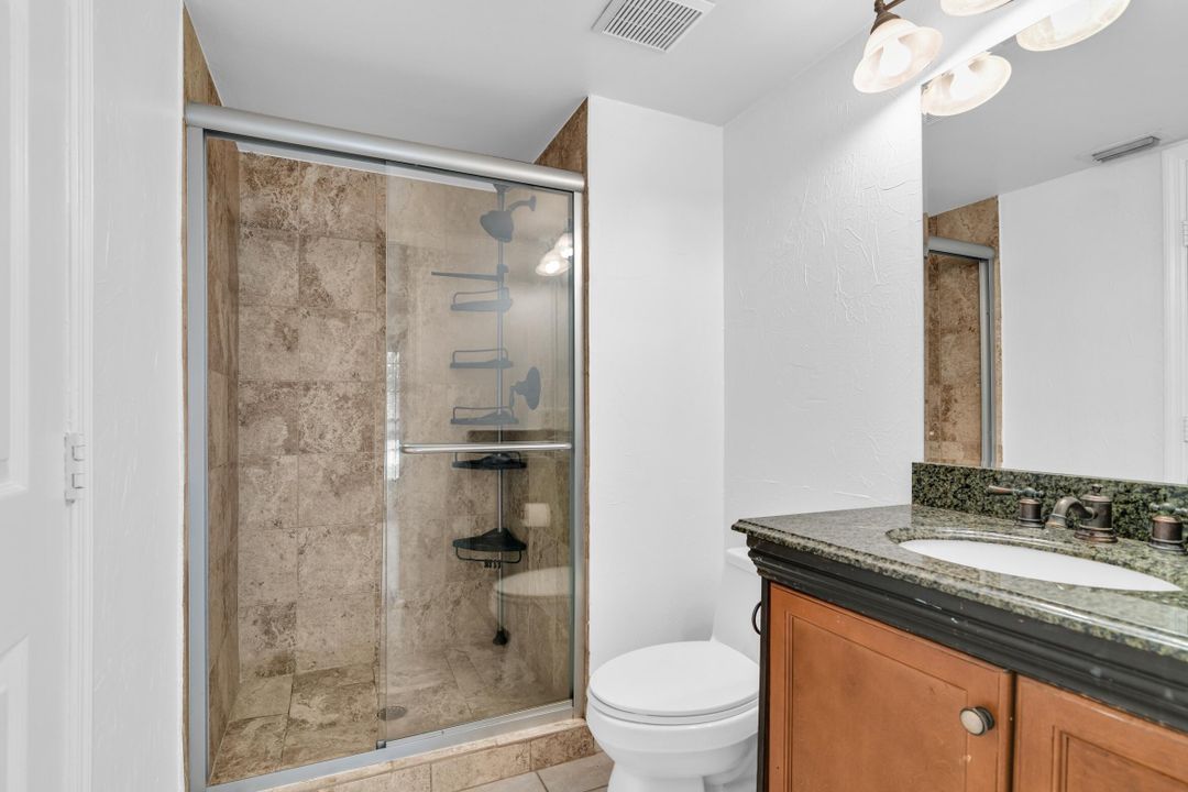 Active With Contract: $399,500 (2 beds, 2 baths, 1109 Square Feet)