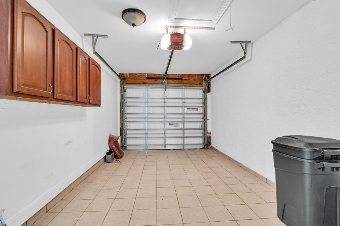 Active With Contract: $399,500 (2 beds, 2 baths, 1109 Square Feet)