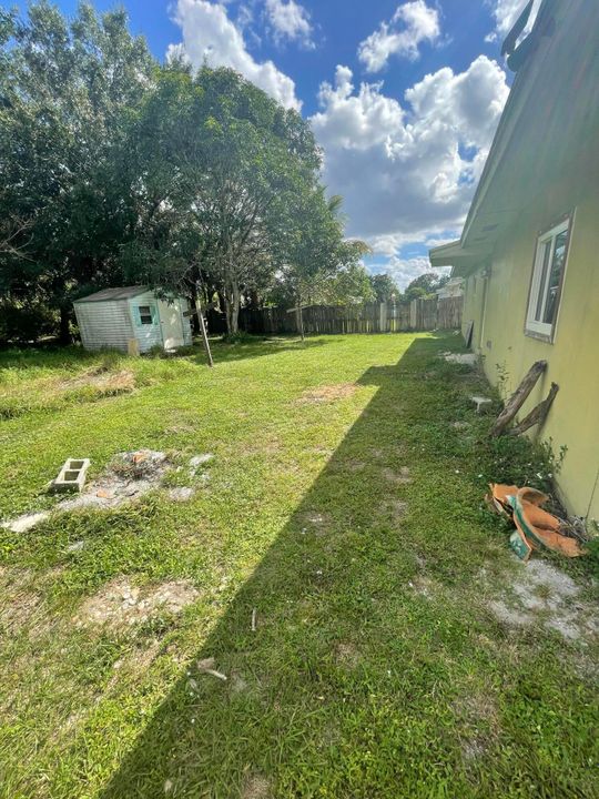 待售: $225,000 (3 贝兹, 1 浴室, 912 平方英尺)