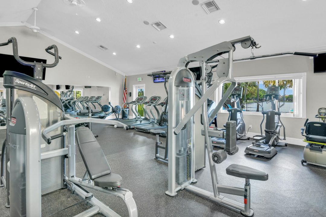 Active With Contract: $399,500 (2 beds, 2 baths, 1109 Square Feet)