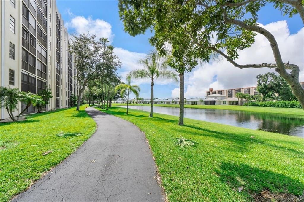 待售: $225,000 (2 贝兹, 2 浴室, 1230 平方英尺)