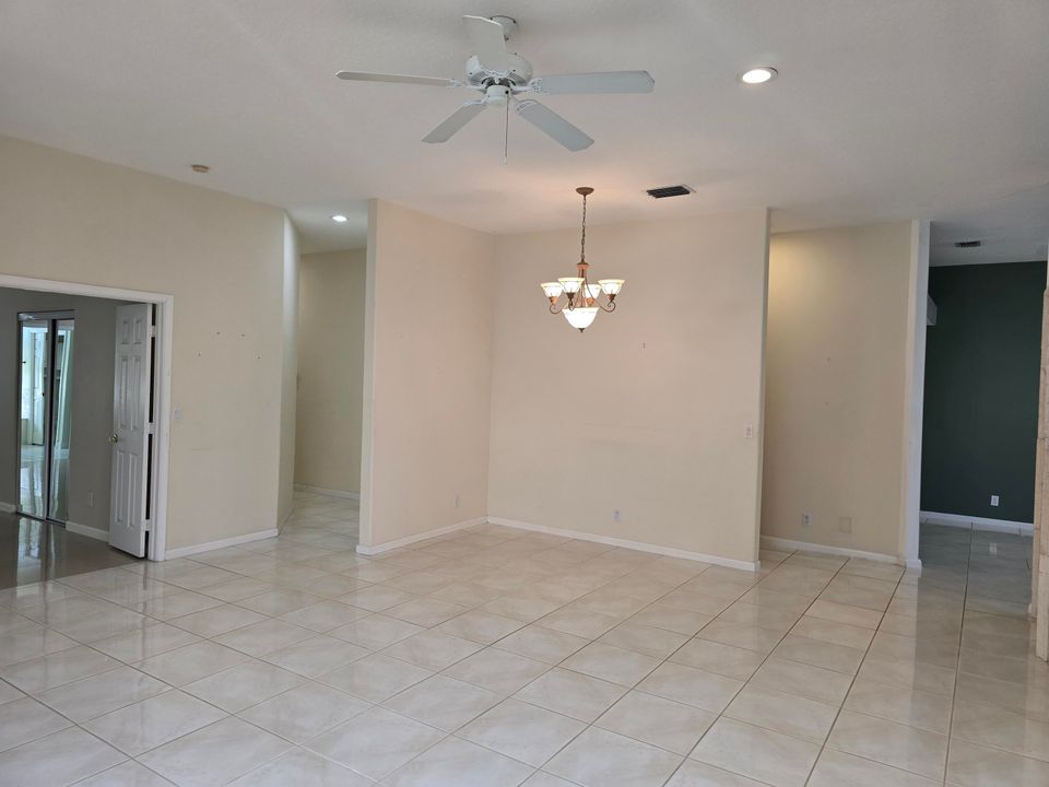 For Rent: $3,600 (2 beds, 2 baths, 1586 Square Feet)